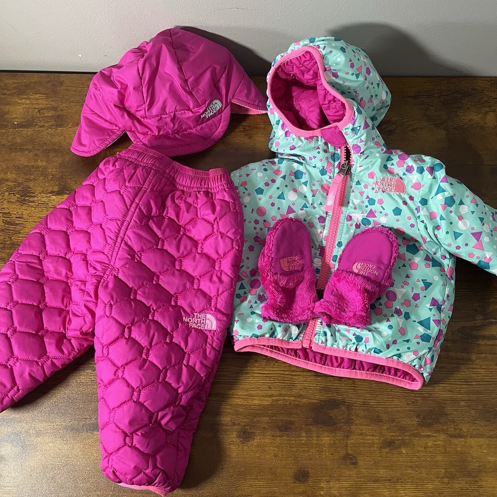 North Face infant winter Set Jacket Hat Snow Pants Mittens Size 3-6 Months